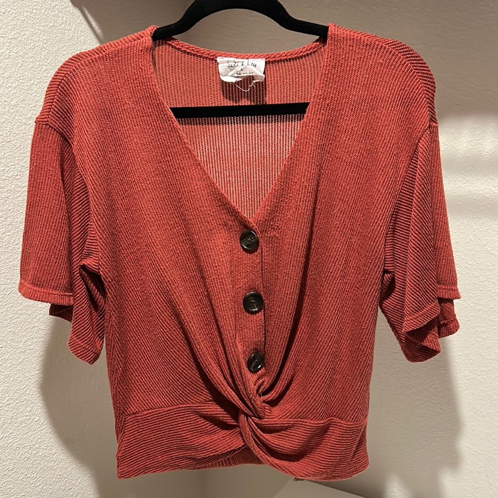 Great casual button up top!